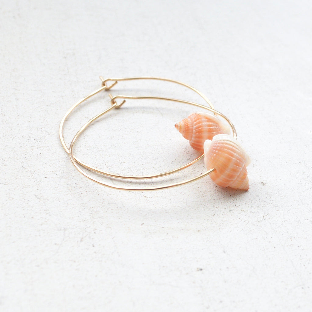Tapok Shell Hoops in Gold